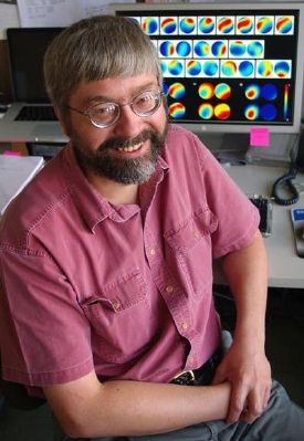 Professor Poul Jessen of the UA College of Optical Sciences runs an experiment that provides long-sought evidence that two very different worlds of quantum mechanics and classical chaos are connected.