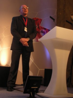 Bob Carr talking at the 2009 UK NanoForum