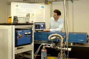 Andreas Steiger, head of the Working Group “Terahertz Radiometry”, checks the beam profile of the Coherent SIFIR-50 laser operated at the new THz calibration facility of PTB. (Image: PTB)