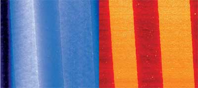 Topography (left) and phase image (right) of a cryo-microtomed multilayer polyethylene sample. While topography is dominated by large-scale undulations, phase provides a clean view of the layered structure. Additional fi ne structure shows the presence of small droplets. Image size 35ìm. Closed loop active.