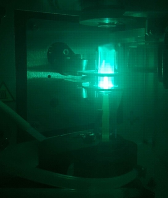 Correct position of green carbon "bullet" just below the second plate of Avio’s unique Flat Plate plasma technology, when aspirating V-Solv.