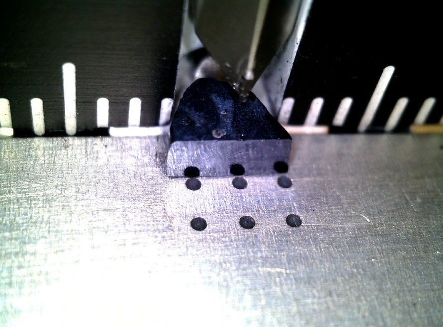 LatticeAx® Cleaving Machine