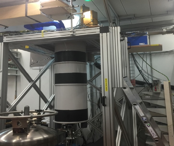 The experimental set-up used in this application note, showing the integrated Triton and Nanonis Tramea instruments.