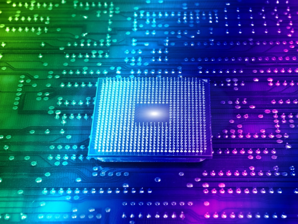 Semiconductors in Nanotechnology - How Does Getting Smaller Benefit Them?