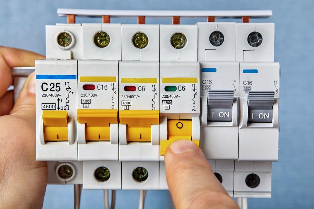 Fuel board, circuit breaker