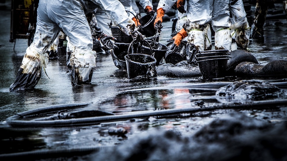 Using Carbon Nanomaterials to Clean Up Oil Spills