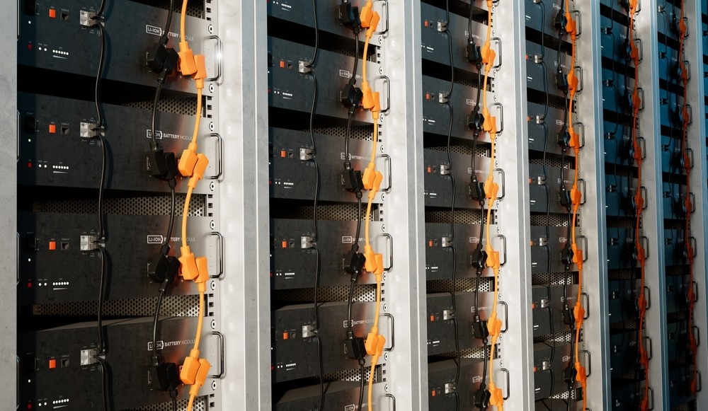 Image of a battery energy storage system consisting of several lithium battery modules placed side by side.