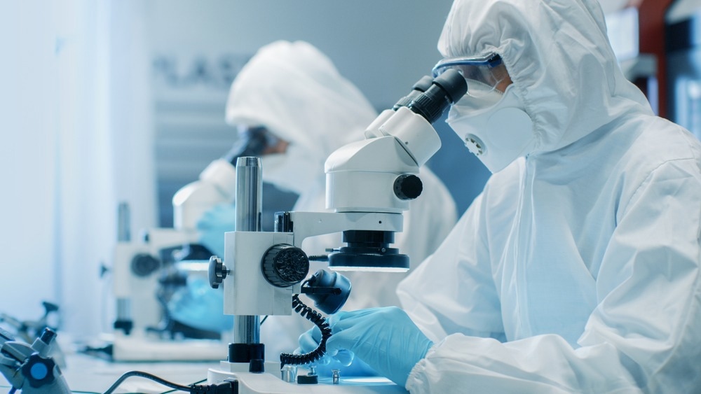 Emerging Electron Microscopy Techniques for Quantum Research