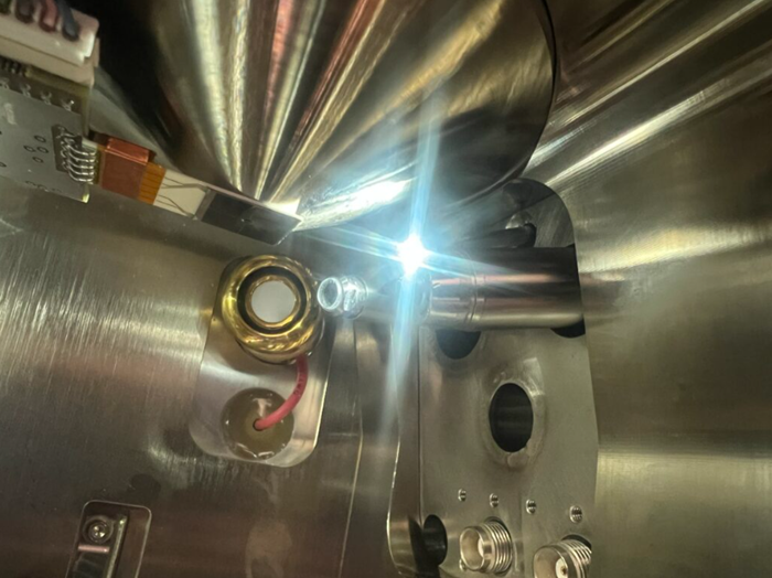 Enhancing Graphene Research with Tabletop SEM and Raman Spectroscopy
