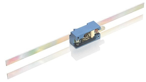 A linear encoder with optical read head