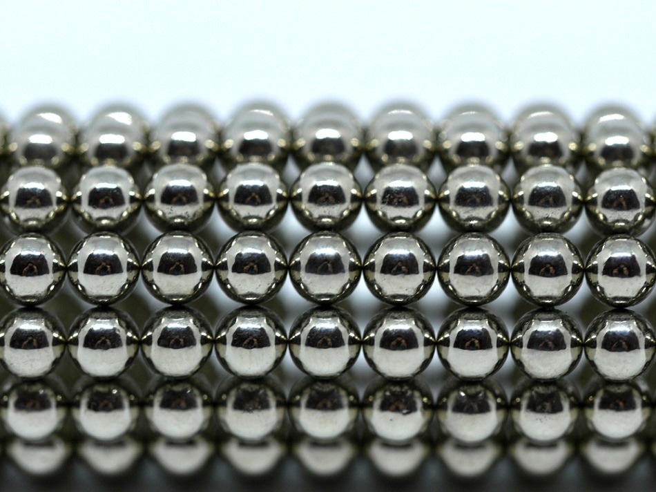 www.azonano.com