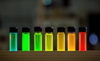 Continuous Flow Synthesis Method for Fluorescent Quantum Dots