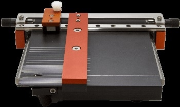 Cleaving Electronic Structures Fabricated at 45 Degrees on Silicon