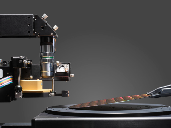 Vista 300 for Nano-Chemical Characterization