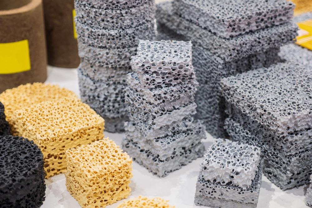 ceramic foams and nanoparticles