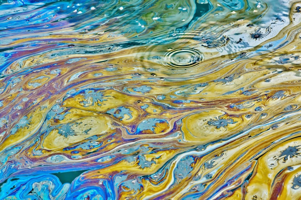 New Superhydrophobic Fibers Effective at Cleaning Oily Water