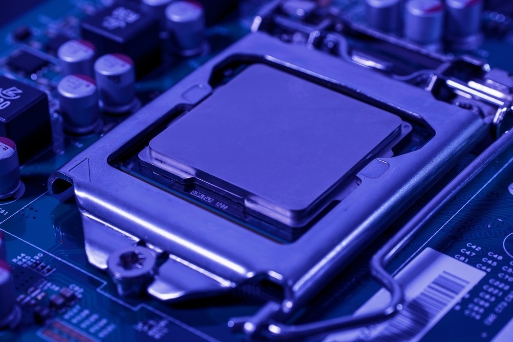 Nanoscale Thermal Transistor: Fast Heat Flow Control