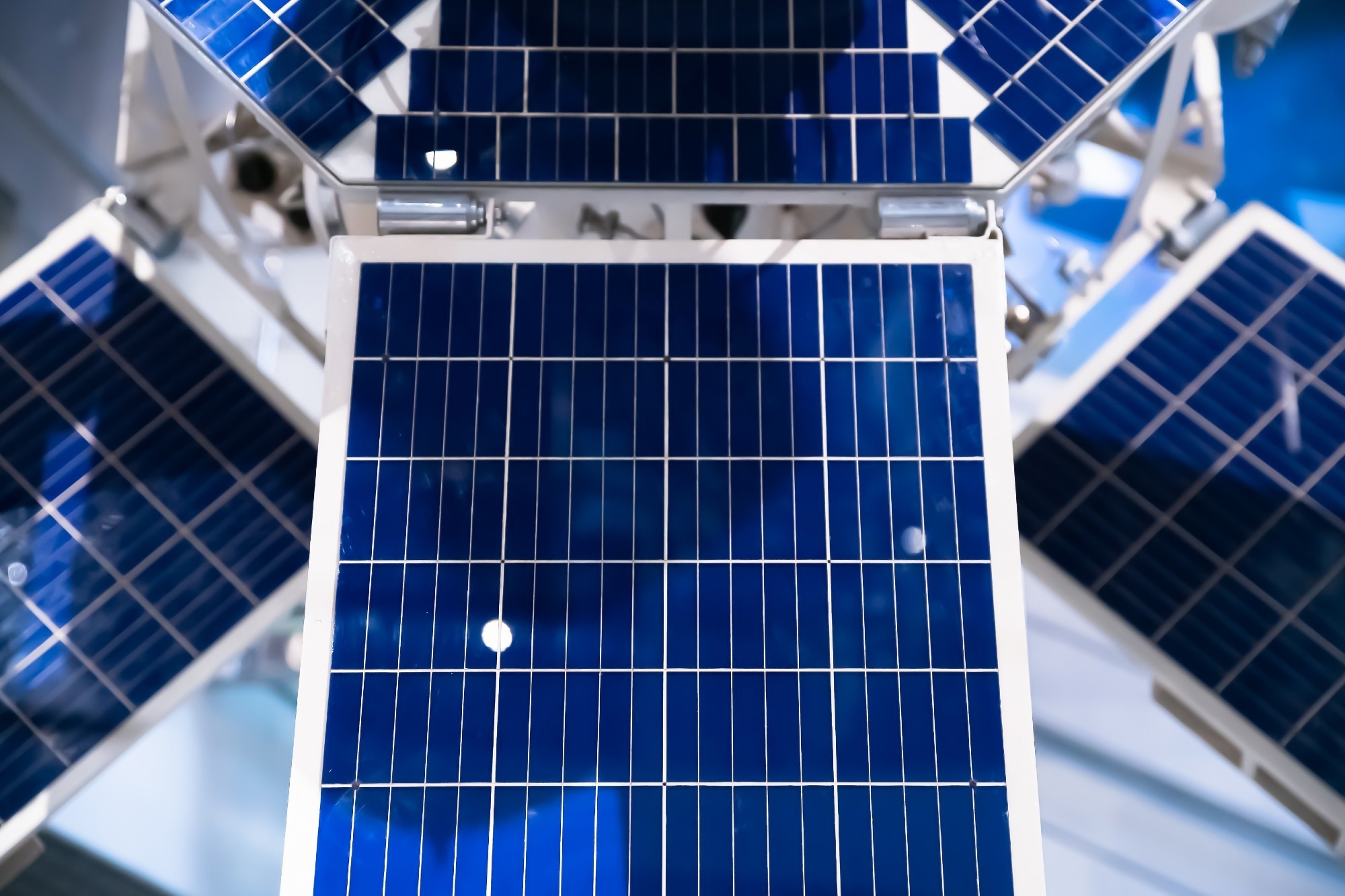 azonano.com - Graphene-ITO Electrodes Show Promise for More Efficient Space Solar Power