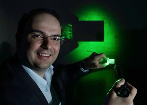 Lamda Guard to Test Optical Metamaterial Nano-Composite Windshield Film with Airbus