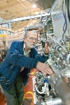 X-ray Microscopy Bridges the Resolution Gap Between Optic and Electron Microscopy