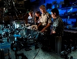 Electrons in DNA Transferred Due to UV Light Return to Starting Point within a Nanosecond