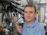 Electrostatic Charges Help View Internal Structures of Electronic Waves Trapped in Carbon Nanotubes
