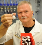 Pioneering Research Contributions in Nanomedicine Wins Chancellor’s Innovation Award