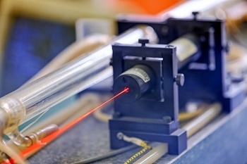 Researchers Use Optical Tweezers to Assemble Nanoscale Components into Larger Structures