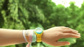 New Energy Generating Fabric Uses Wind and Sun to Power Devices