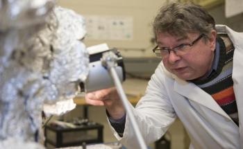 UC Physicists Control Luminescence of Semiconductor Nanowires Using Gold Coating