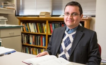 Physics Professor Reviews the Properties of Strained Graphene and Other 2-D Materials