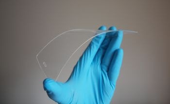 Researchers Crack the Problem of Fragile and Expensive Smartphone Screens