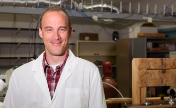 Measuring Temperature of 2D Materials at Atomic Level