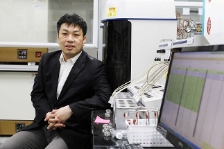 Nanomaterials Imitating Natural Enzymes with Better Catalytic Activity and Selectivity for Sensing Acetylcholine