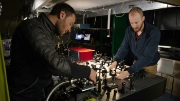 New Ultrasensitive Method Using Graphene Nanomechanical Bolometer to Measure Light