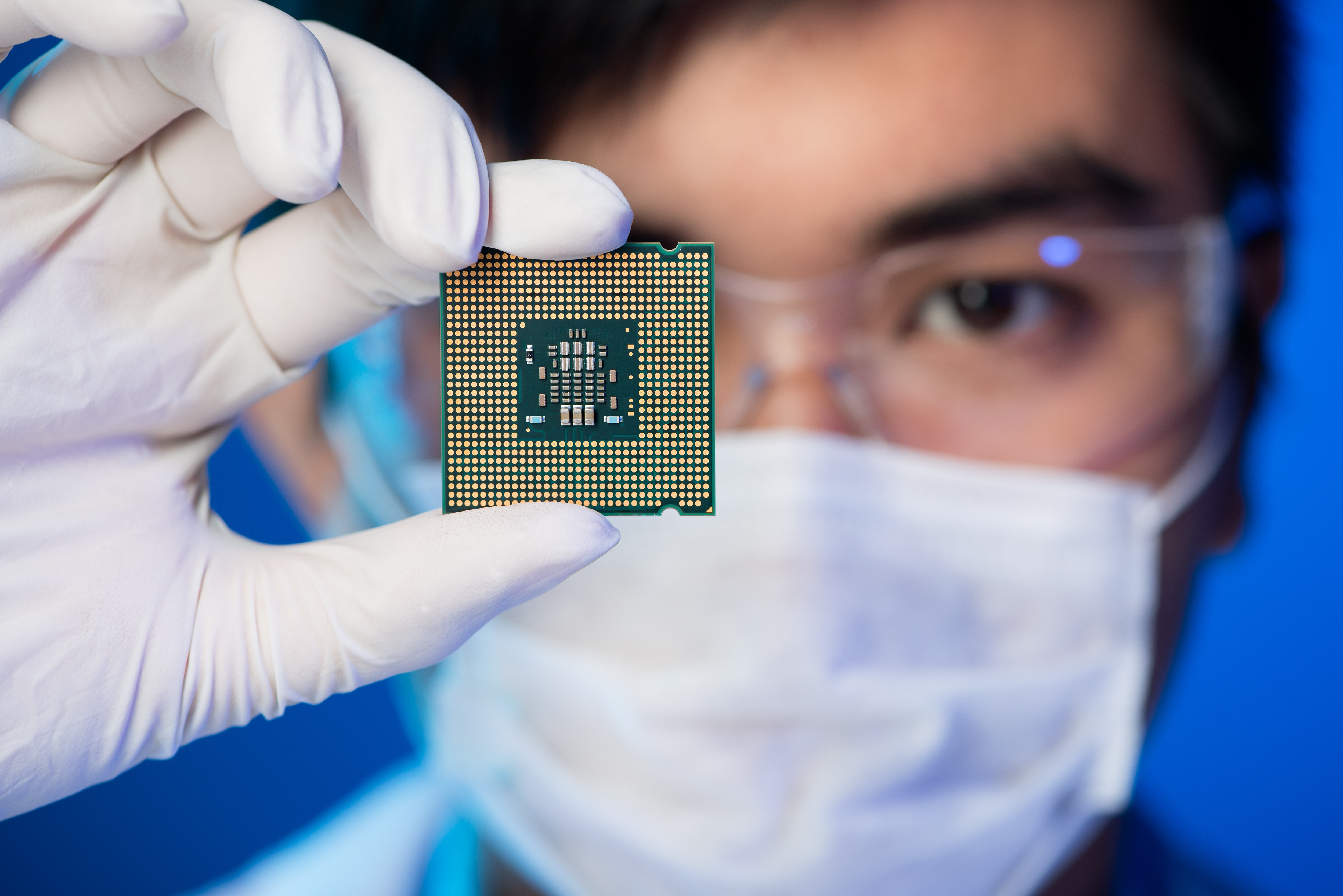 University of Nebraska–Lincoln Researcher Moves One Step Closer to Developing a ‘Living’ Transistor Chip