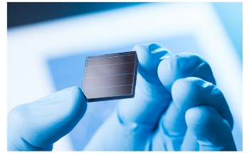 Graphene Combined with Tandem Perovskite-Silicon Solar Cells to Increase Efficiency