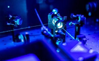 Using Photoinduced Force Microscopy to Visualize Atomic-Scale Structures with Subnanometer Resolution