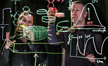 Researchers Develop Dynamically Tuneable Plasmonic Nanoantennas from Conducting Polymer