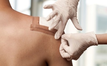 Nanocomposite Mimics Skin to Treat Wounds in One Dose