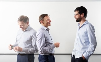 Symmetric Graphene Quantum Dots for Future Qubits