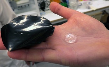 Brick-Breaking Mini Robot Has Muscles Made of Special Hydrogel