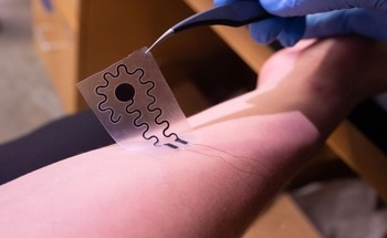 Electrode-Silicone Patch for Simulating Pressure and Vibration