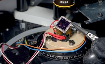 Graphene-Indium Selenide Device Effectively Cools Quantum Systems