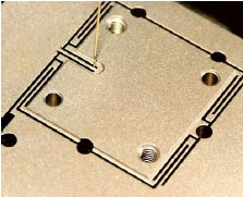 Single-axis nanopositioning stage with anti-arcuate-motion flexure design. The best flexure designs provide guiding precision in the low nanometer range. Active Trajectory Control can further improve guiding precision.